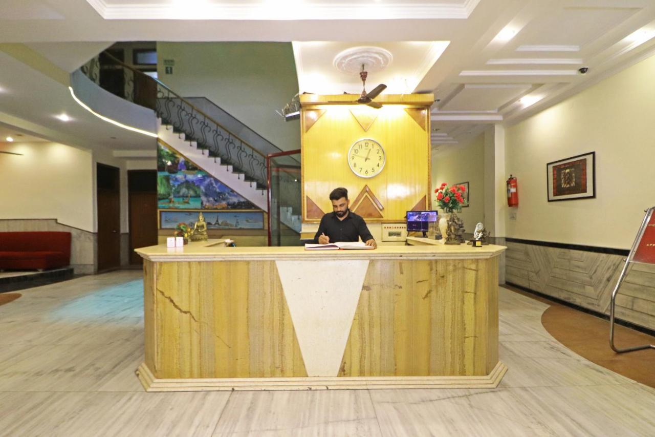 Silver Shine New Delhi - Comfort Stay Exterior foto